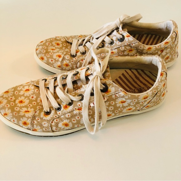 Taos Star Daisy Floral Print Canvas Low Top Sneakers Women’s 9.5 Tan Lace up - Picture 12 of 12